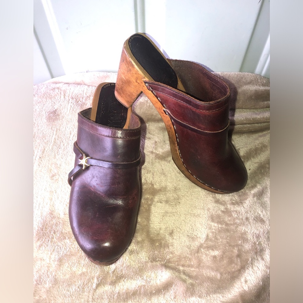 Krone imported brown leather clogs made in Denmark size 9.5
